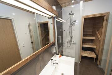 Фото номера Полулюкс с сауной Отель Hotel Levi Panorama &amp; Levi Chalets г. Леви 3